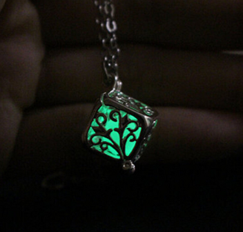 Ketting GlowIntheDark Kubus